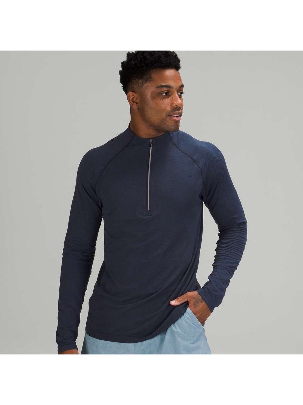 Lululemon Metal Vent Tech Half-Zip Size Large True Navy Mineral Blue Run Gym